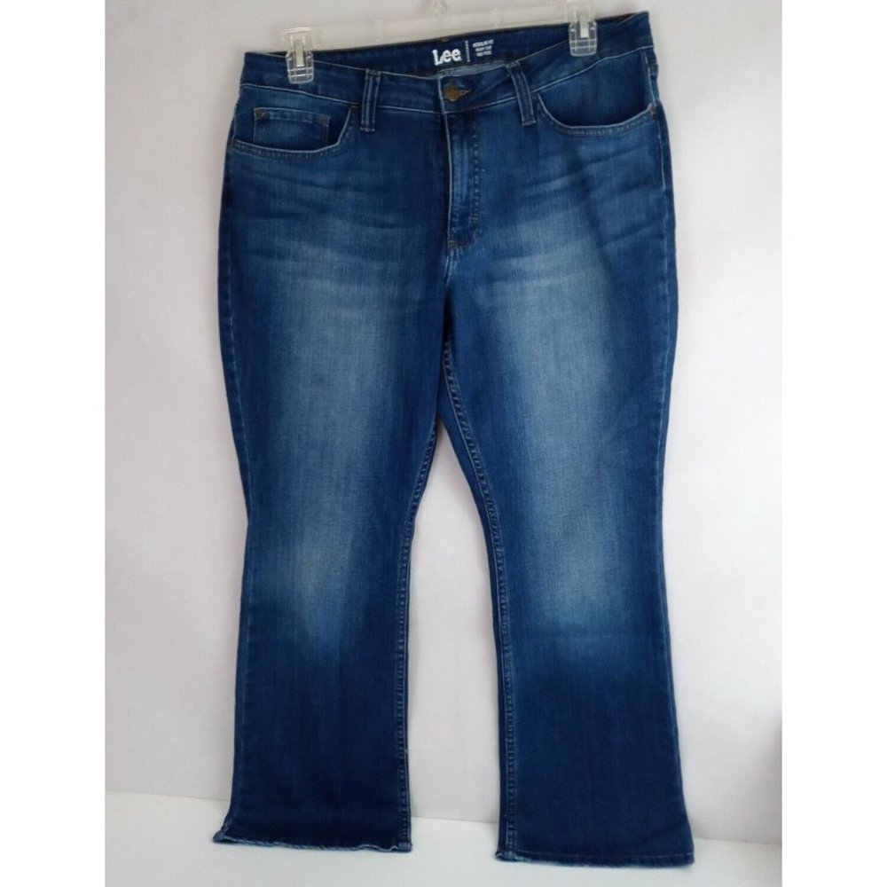 NWT Lee Regular Fit Bootcut Whiskered Distressed Jeans Size 16P - Picture 2 of 10